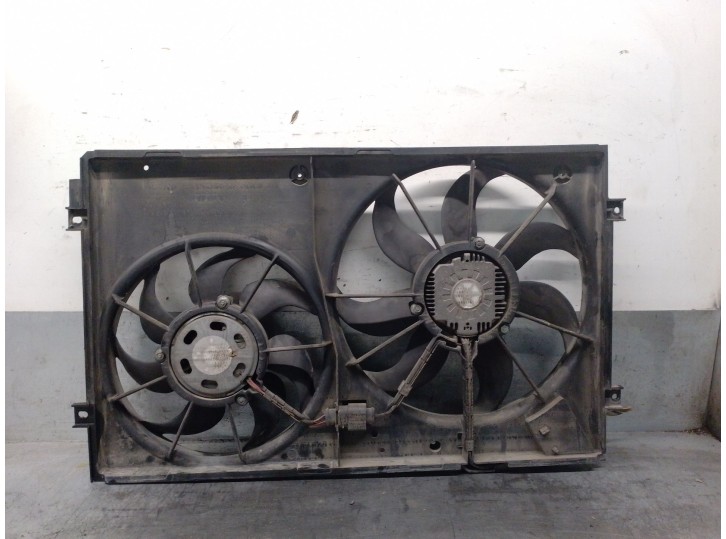 Replacement radiator cooling fan for Volkswagen Passat B6 (3C2) 1.9 TDI, OEM/IAM reference 1K0121207T 1K0121207T
