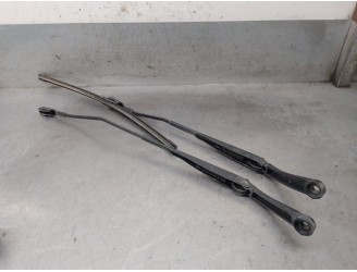 Replacement right front wiper arm for Renault Express van/MPV 1.5 Blue dCi 95 (F6AB), OEM/IAM reference 28886