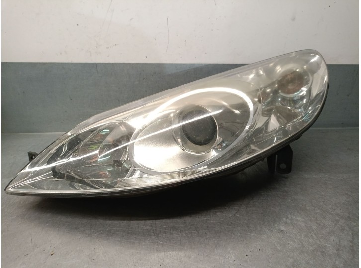Replacement left headlight for Peugeot 407 (6D_) 2.0 (6DRFNB, 6DRFNE), OEM IAM references 0301213201 620890