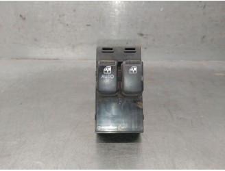 Replacement front left power window switch for Hyundai Getz (TB) 1.1, OEM/IAM reference 935701C010 935701C010