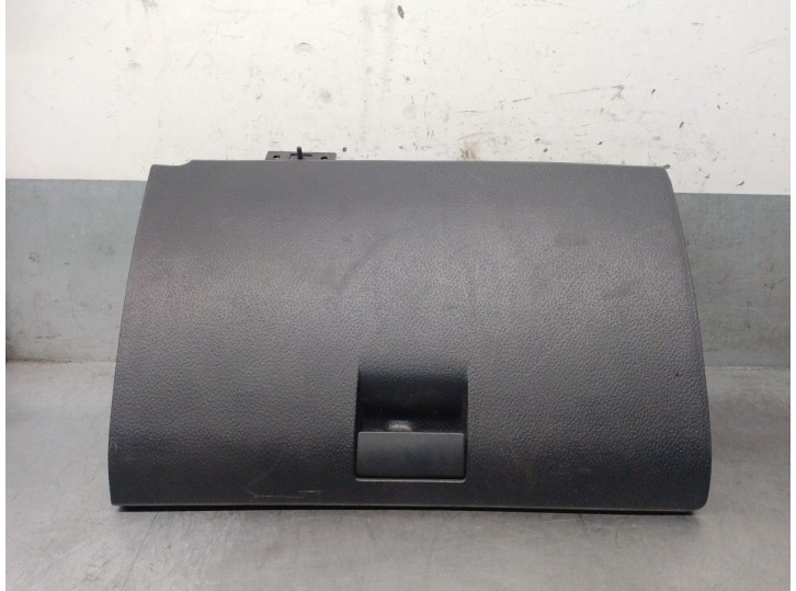 Recambio de guantera para hyundai getz (tb) 1.1 referencia OEM IAM 845111C000 845101C300BJ 
