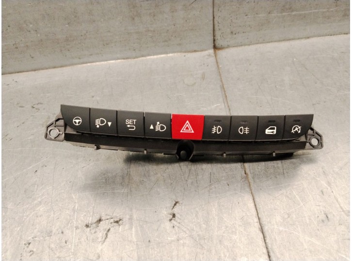 Replacement multifunction control for Fiat 500L (351_, 352_) 1.6 D Multijet (199LYD1B), OEM/IAM reference 735590807 735590807