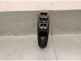 Replacement left front power window switch for Fiat 500L (351_, 352_) 1.6 D Multijet (199LYD1B), OEM/IAM reference 735555