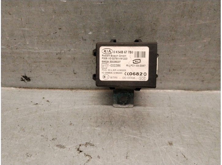 Replacement immobilizer control unit for Kia Carnival II (GQ) 2.9 CRDi. OEM/IAM reference: 0K54B677B0