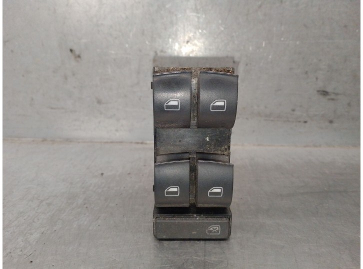 Replacement left front power window switch for Audi A4 B6 Avant (8E5) 2.5 TDI, OEM IAM reference 8Z0959851F 8Z0959851F