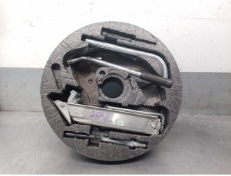 Replacement jack for Audi A4 B6 Avant (8E5) 2.5 TDI, OEM IAM reference 8E9012109 8E0011031N