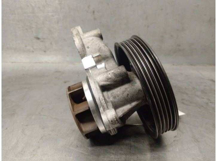 Recambio de bomba agua para kia carens iv 1.7 crdi referencia OEM IAM 251002A300 251002A300 