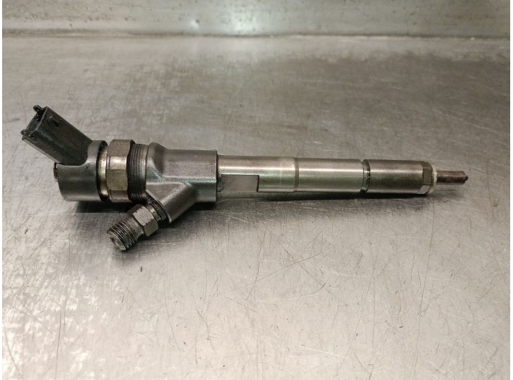 Recambio de inyector para toyota yaris (_p9_) 1.4 d-4d (nlp90_) referencia OEM IAM 236700N030 0445110262