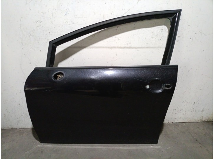 Replacement left front door for SEAT Leon (1P1) 2.0 TDI 16V, OEM/IAM reference 1P0831055A 1P0831055A