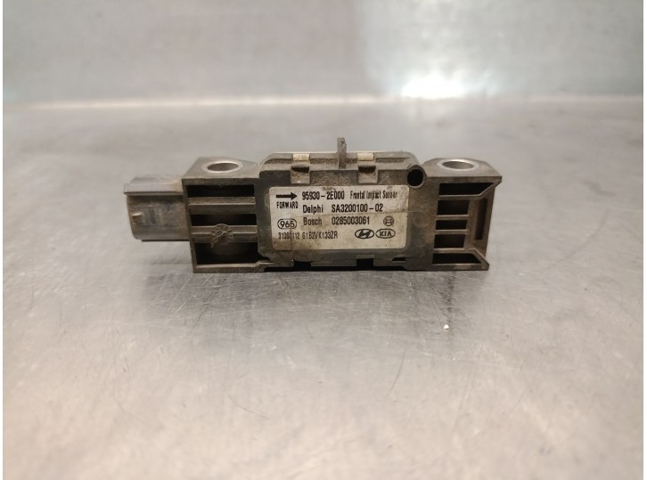 Replacement impact sensor for Hyundai Tucson (JM) 2.0 CRDi, OEM IAM reference 959302E000 0285003061