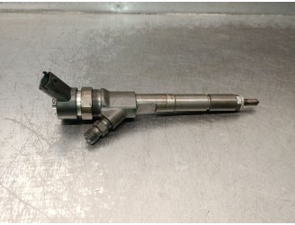 INYECTOR 236700N030 0445110262