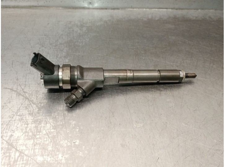 Replacement fuel injector for Toyota Yaris (_P9_) 1.4 D-4D (NLP90_). OEM/IAM references: 236700N030 0445110262