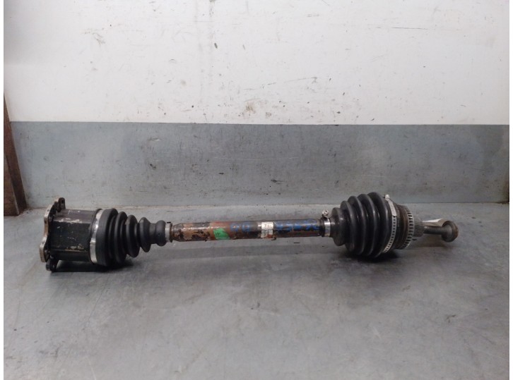 Replacement right front drive shaft for Audi A4 B7 (8EC) 2.0 TDI quattro, OEM IAM reference 8E0407272AR 8E0407272AR