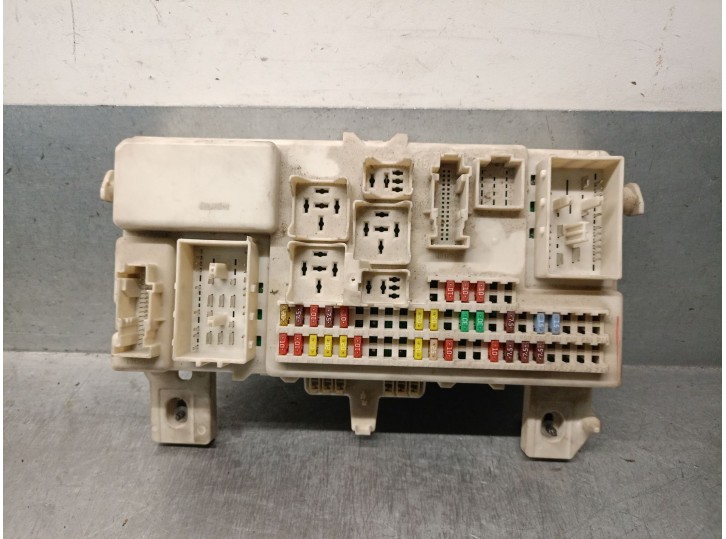 Replacement relay / fuse box for Mazda 3 (BK) 2.0 MZR-CD (BK14), OEM IAM reference 519197032