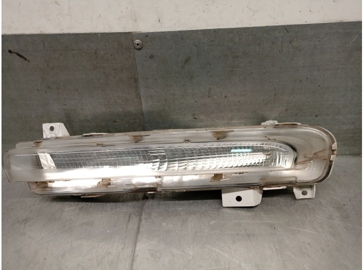 Replacement right front light for Volvo V40 hatchback (525) D2, OEM IAM reference 31290581 31290581