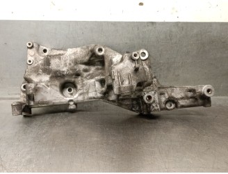 Replacement alternator bracket for Opel Vivaro C van (K0) 2.0, OEM IAM references 9820041180 9820041180