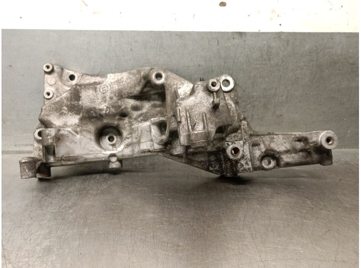 Replacement alternator bracket for Opel Vivaro C van (K0) 2.0, OEM IAM references 9820041180 9820041180