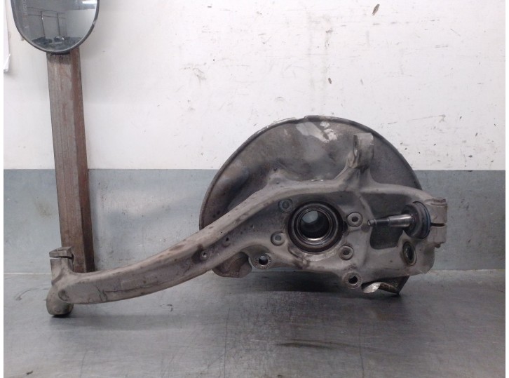 Replacement front left steering knuckle for Audi A5 (8T3) 2.7 TDI, OEM/IAM reference 8K0407253T 8K0407253T