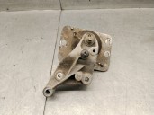 Replacement engine mount for Renault Trafic II passenger van (JL) 2.0 dCi 115, OEM/IAM reference 8200818975