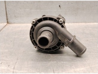 Replacement water pump for Renault Trafic II bus (JL) 2.0 dCi 115, OEM/IAM reference 148944128