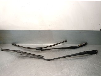 Replacement front right wiper arm for Ford Transit V363 van (FCD, FDD) 2.0 EcoBlue, OEM/IAM reference BK3117526F