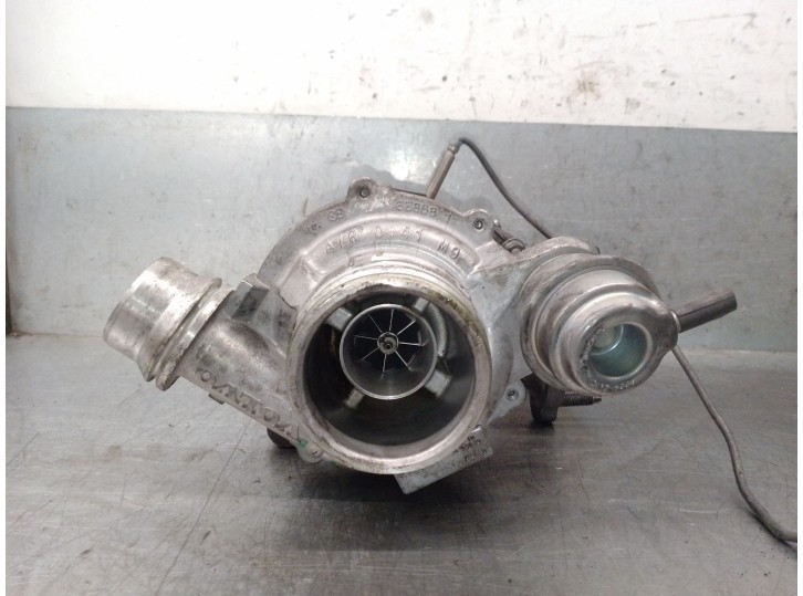 Replacement turbocharger for Volvo V40 hatchback (525) D2, OEM/IAM references 31380130 36010069