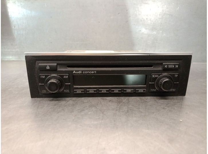 Replacement audio system / CD radio for Audi A4 B6 Avant (8E5) 2.5 TDI quattro, OEM/IAM references 8E0035186 8E0057186J