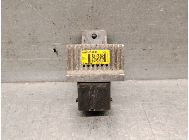 Glow plug control module for Renault Trafic II bus (JL) 2.0 dCi 115, OEM IAM reference 8200659243