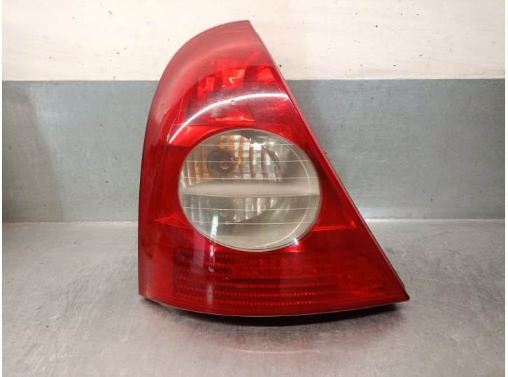 Replacement left rear taillight for Renault Clio II (BB_, CB_) 1.5 dCi (B/C2J), OEM IAM reference 8200917488 8200917488