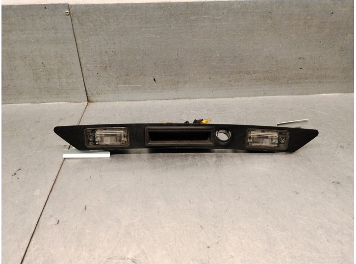 Replacement exterior tailgate handle for Audi A4 B7 (8EC) 2.0. OEM/IAM references: 8E0827576 8E0827576