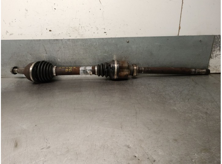 Replacement right front drive axle for Peugeot 407 (6D_) 2.0 (6DRFNB, 6DRFNE), OEM IAM reference 3273GC