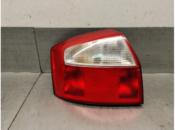 Replacement left rear tail light for Audi A4 B7 (8EC) 2.0, OEM IAM reference 8E5945217 8E5945217