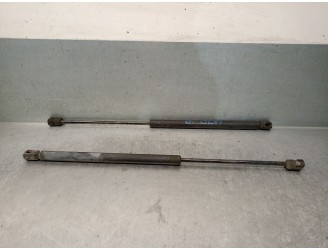 Replacement trunk / liftgate struts for Audi A3 (8L1) 1.9 TDI, OEM/IAM references 8D9827552F 8D9827552F