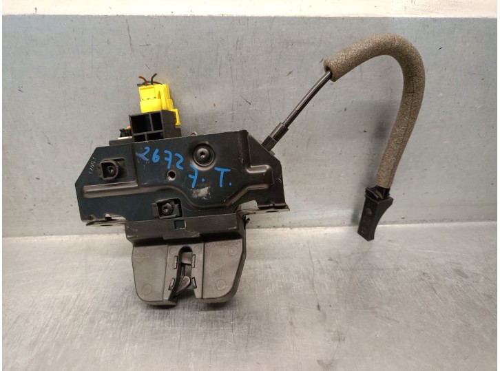 Replacement trunk / tailgate lock for Opel Vectra C (Z02) 2.2 DTI 16V (F69). OEM IAM reference: 09180104