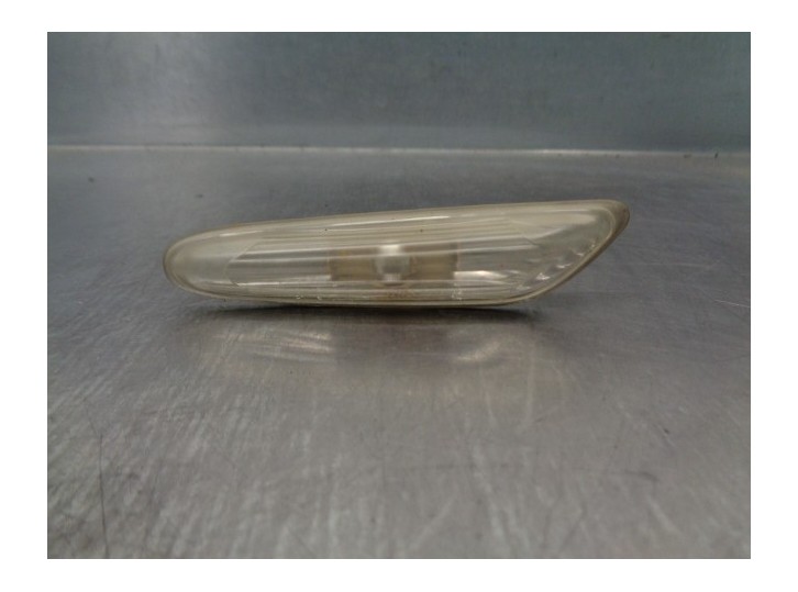 Replacement right side marker light for BMW 3 Series Coupe (E92) 320i, OEM/IAM reference 63136932997