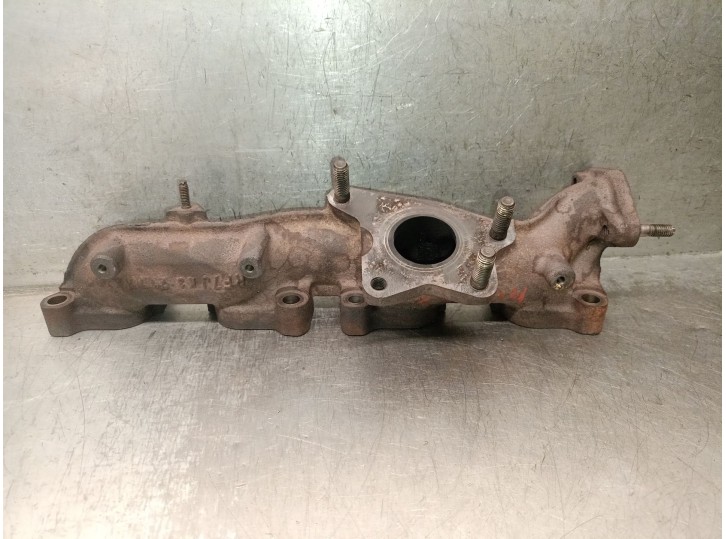 Replacement exhaust manifold for Mazda 3 (BK) 2.0 MZR-CD (BK14), OEM/IAM reference RF7JK37117 RF7J13450