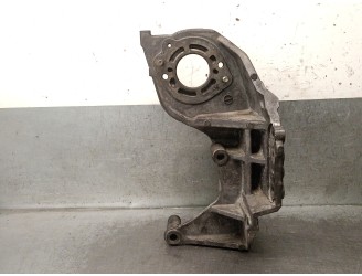 Replacement alternator bracket for Mazda 3 (BK) 2.0 MZR-CD (BK14), OEM/IAM reference RF7J13G00 RF7J13G00
