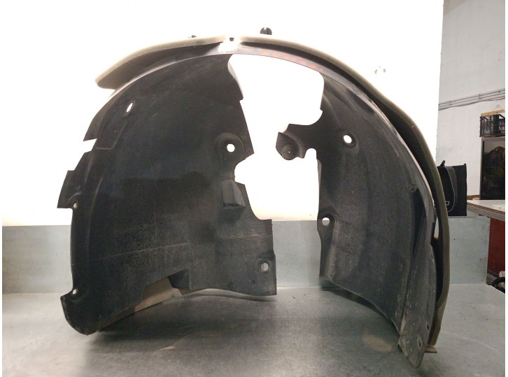 Replacement left front wheel well liner for Renault Clio V (B7_) 1.6 E-Tech 140 (B7MU), OEM/IAM reference 638410574R 6384105