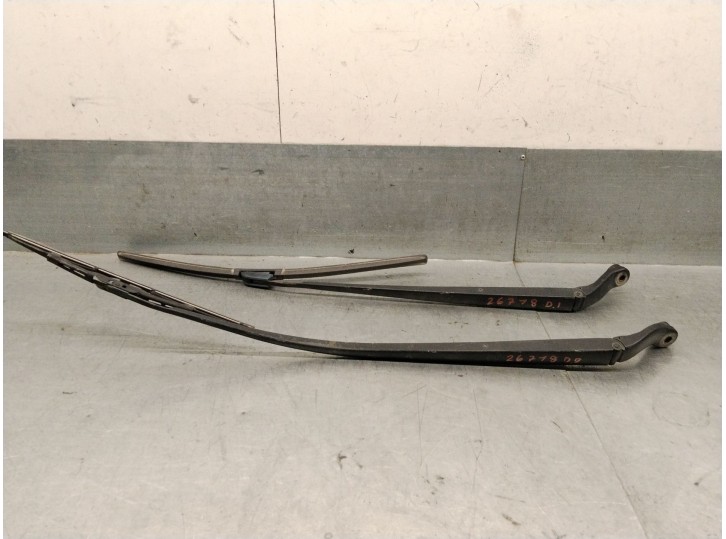 Right front wiper arm for Honda Stream (RN) 2.0 16V (RN3), OEM/IAM reference 76610S7A004 76610S7A004