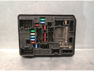 RELAY / FUSE BOX 284B74633R 