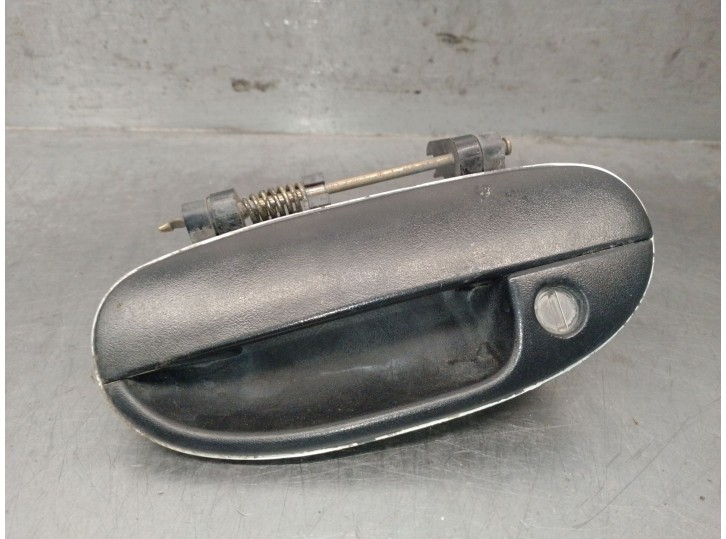 Replacement left front exterior door handle for Daewoo Lanos (KLAT) 1.3, OEM/IAM references 96226251 96226251
