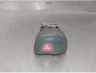 Replacement hazard warning switch for Renault Mégane Scénic (JA0/1_) 1.9 dTi (JA0N), OEM/IAM reference 7700435536 7700435536