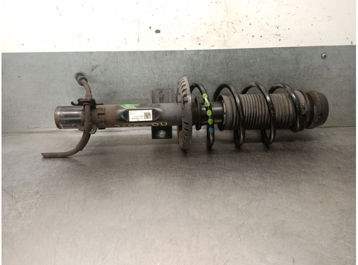 Replacement right front shock absorber for Skoda Fabia III (NJ3) 1.0, OEM IAM references 6C0413031AN 6C0413031AN