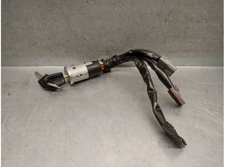 Replacement ignition switch for Citroën ZX (N2) 1.9 D. OEM/IAM references: 4162F7 4162F7