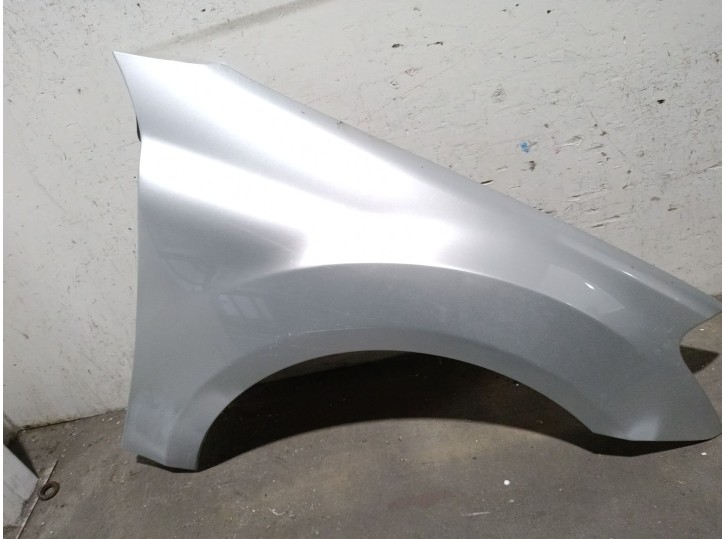 Mercedes-Benz ML 320 CDI right front fender