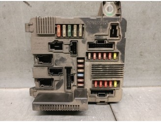 Relay / fuse box for Renault Megane II (BM0/1_, CM0/1_) 1.9 dCi (BM0G, CM0G), OEM/IAM reference 8200306033A 82