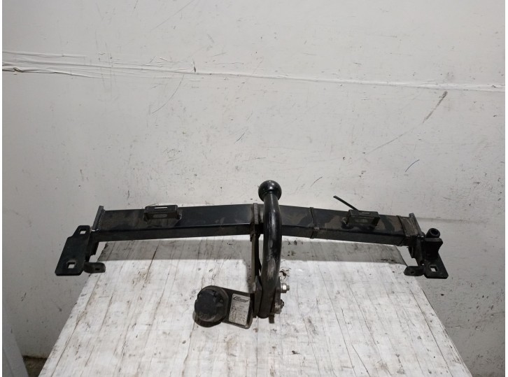 Recambio de enganche remolque para bmw 5 touring (f11) 520 d referencia OEM IAM 71606850160 71606850160