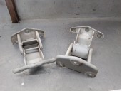 Replacement rear door hinge for Nissan Primastar van (X83) 2.0 dCi 115. OEM/IAM references: 9042100QAC 9042100QAC