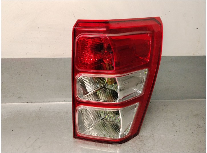 Replacement right tail light for Suzuki Grand Vitara II (JT, TE, TD) 2.4 four-wheel drive (JB424). OEM/IAM reference: 356506