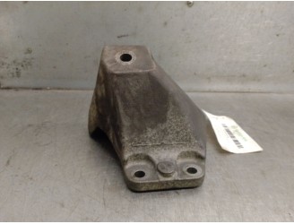 Replacement right engine mount for BMW 5 Touring (F11) 520d. OEM/IAM references: 22116781242 22116781242